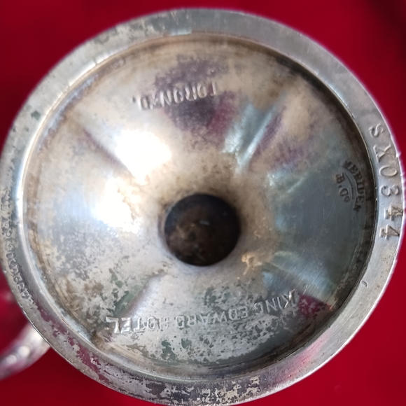 Vintage pair of egg cups, marked Meriden Britannia Company, silver soldered - Picture 6 of 7